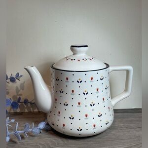 Decorative Tea Pot - Country Borders- Japan